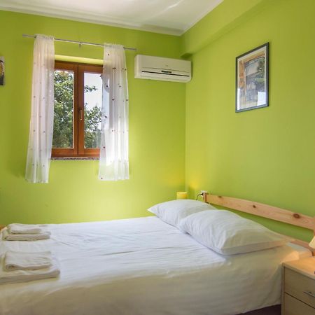 Bed And Breakfast Rogocana ลาบิน ภายนอก รูปภาพ