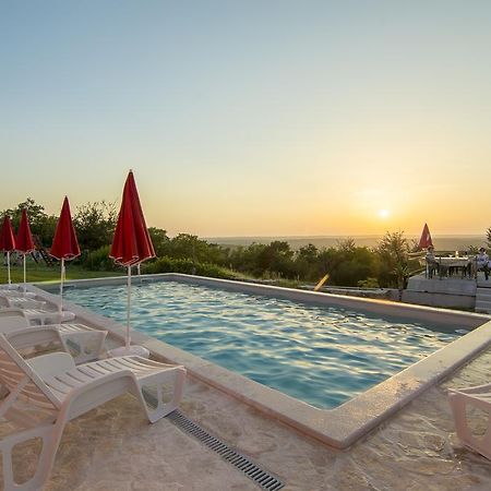 Bed And Breakfast Rogocana ลาบิน ภายนอก รูปภาพ