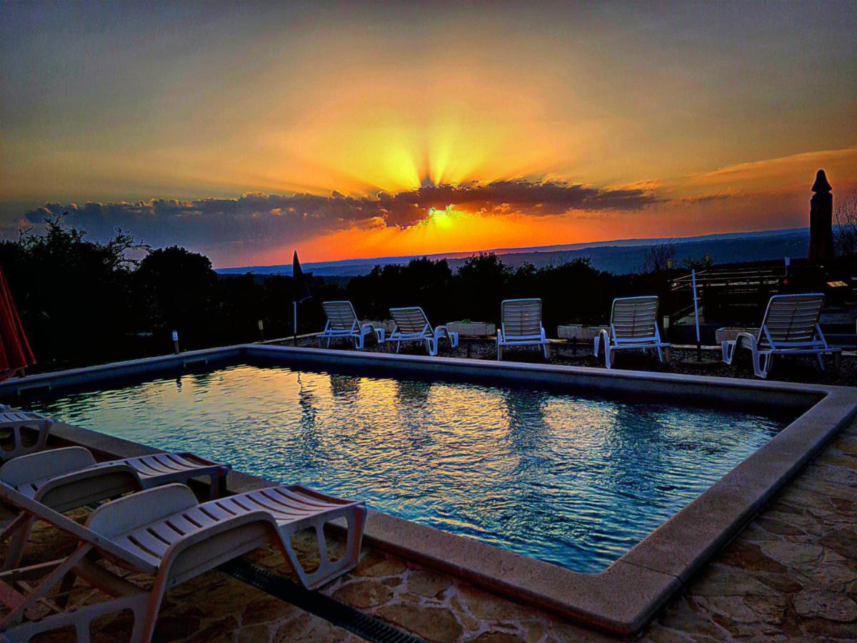 Bed And Breakfast Rogocana ลาบิน ภายนอก รูปภาพ