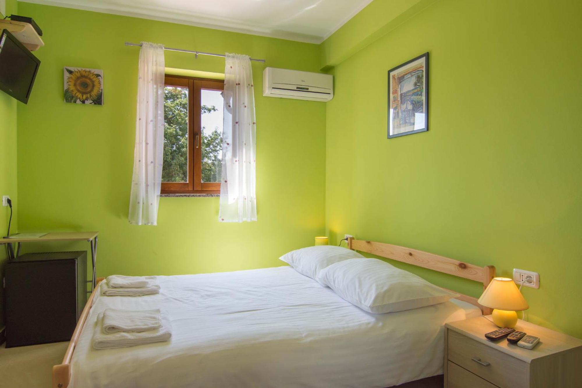 Bed And Breakfast Rogocana ลาบิน ภายนอก รูปภาพ