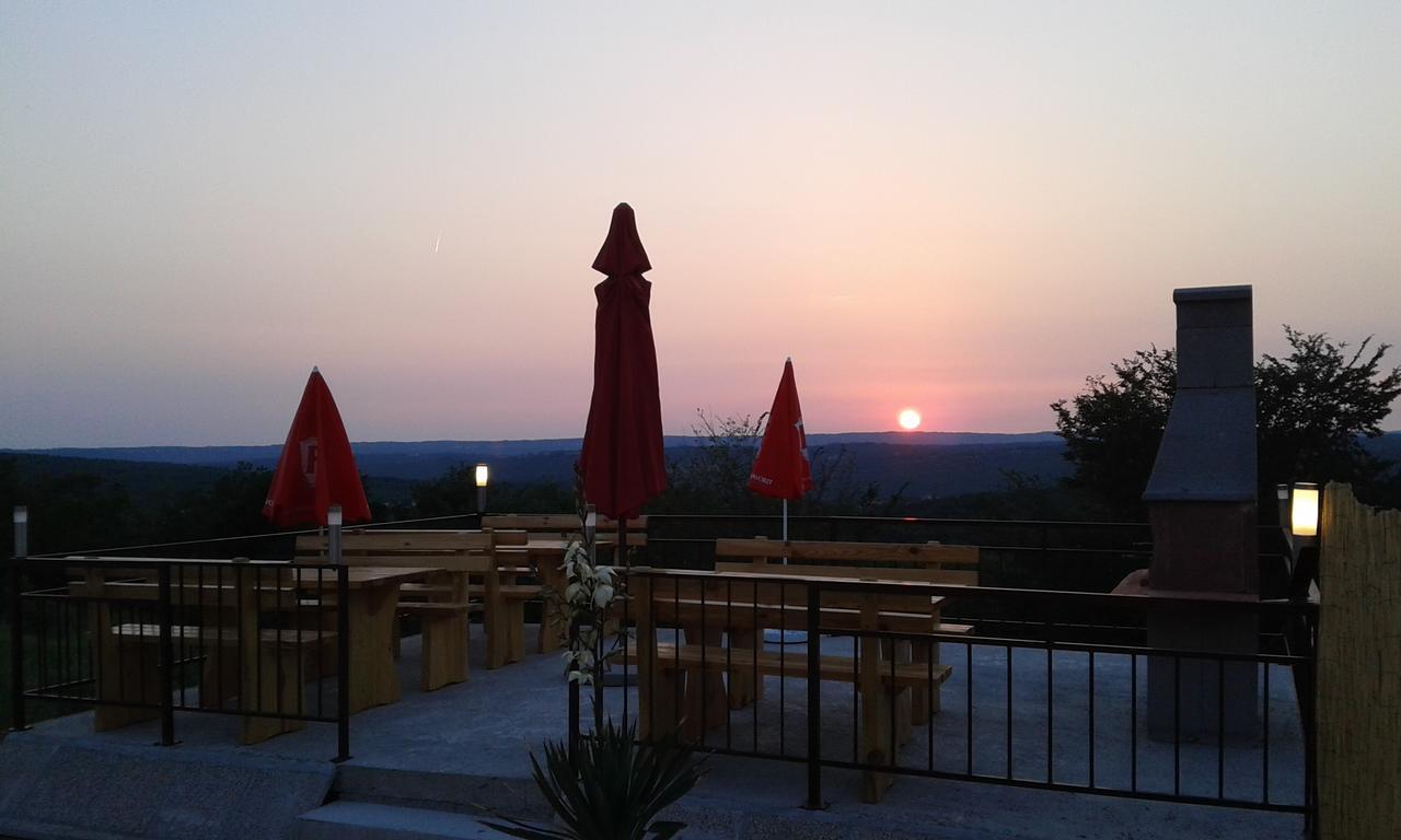 Bed And Breakfast Rogocana ลาบิน ภายนอก รูปภาพ